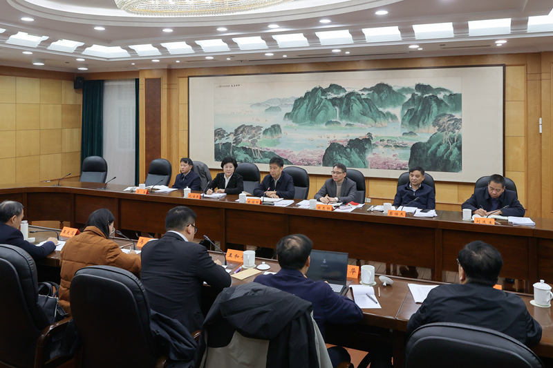 曲福田出席物业管理立法专家论证会