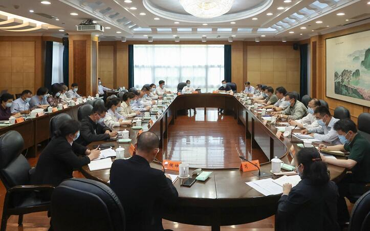 【人大代表在身边】引领青年人在平凡岗位上出彩、让乡村一线人员更敢干更会干……列席代表座谈会带来“好声音”