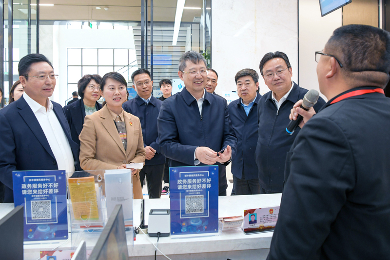 周广智开展基层治理调研并走访基层联系点