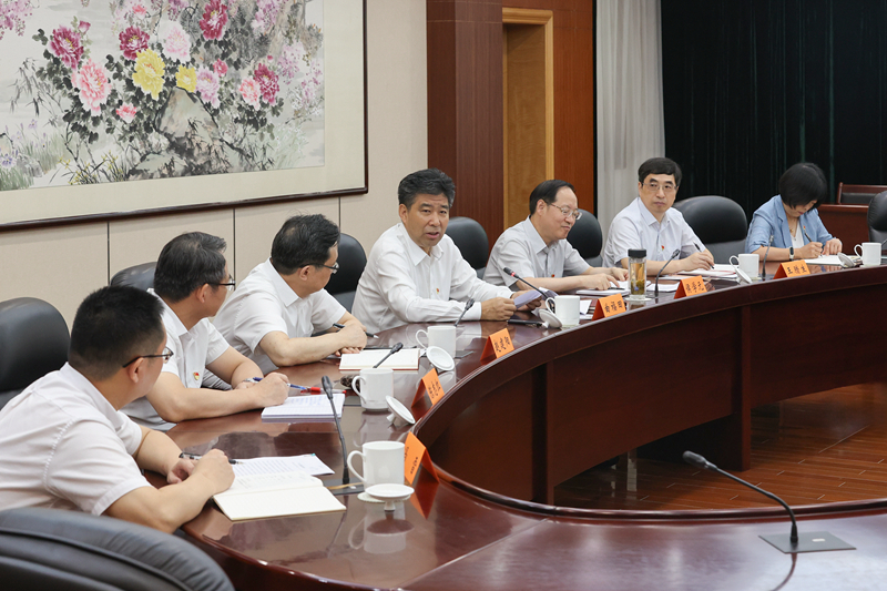 曲福田参加法制委法工委党支部主题教育专题组织生活会