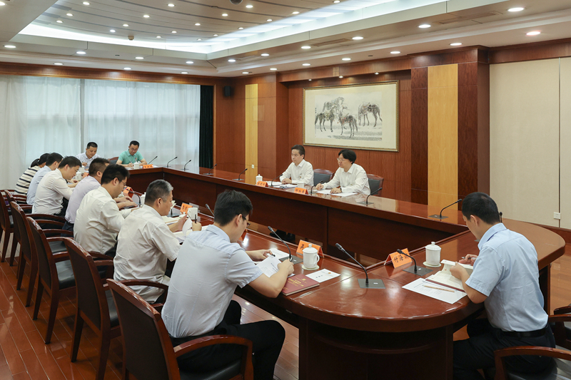 陈建刚参加办公厅秘书处党支部主题教育专题组织生活会