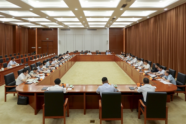 ��ϯ������̸�᣺�۽�ʹ���ѵ㣬�����걨����չ����