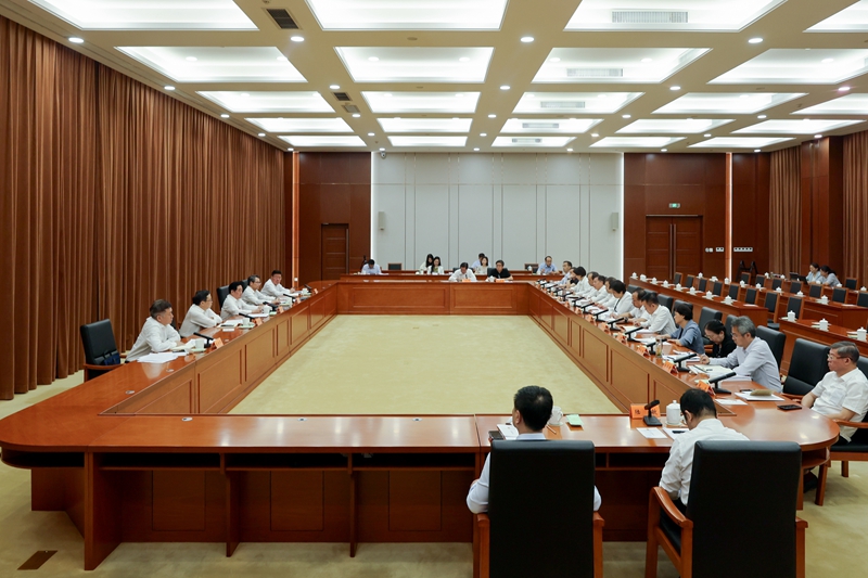 张爱军主持召开市县人大常委会负责同志座谈会