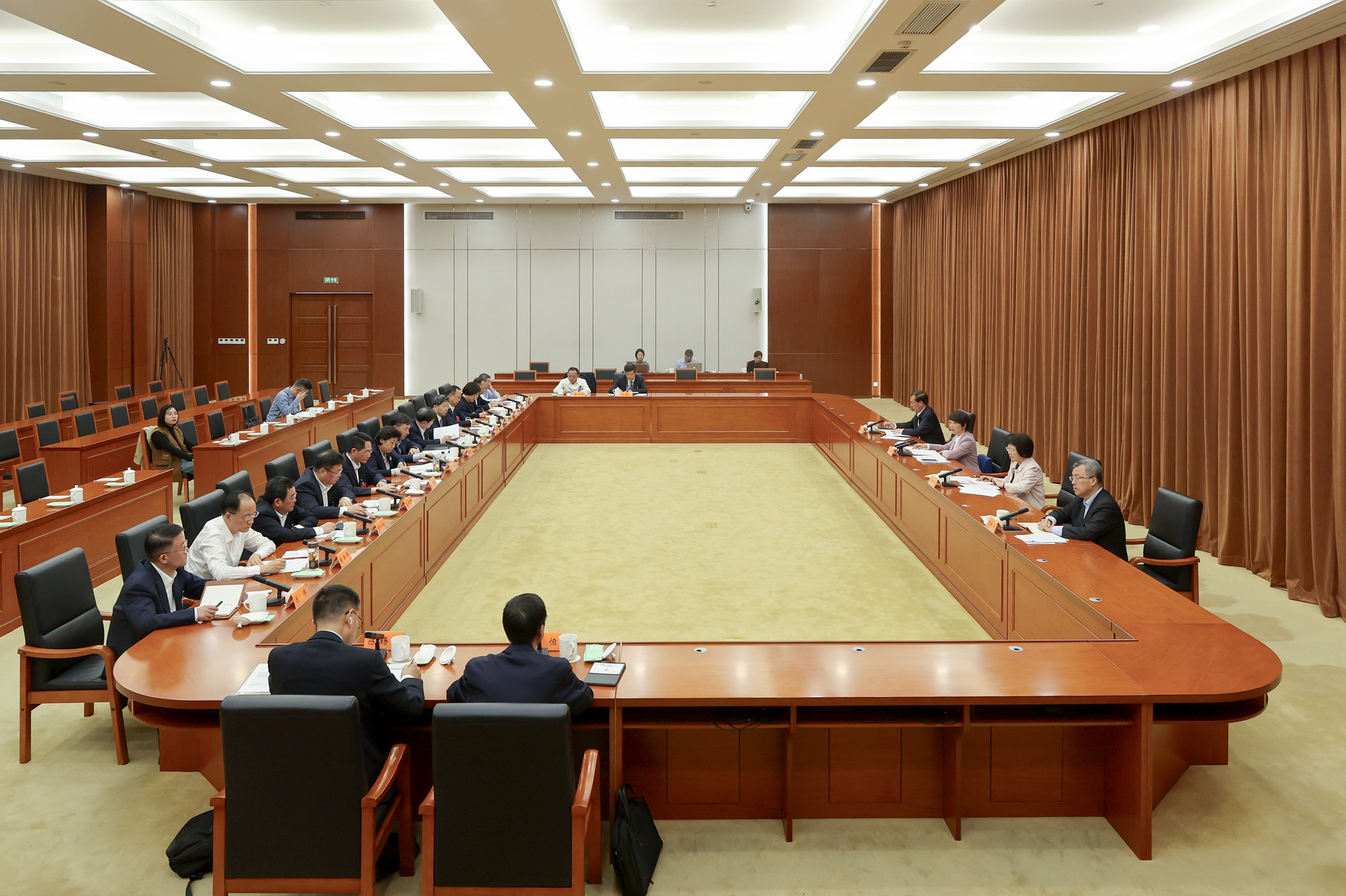 �ű��������ٿ������˴�ί�Ḻ��ͬ־��̸��