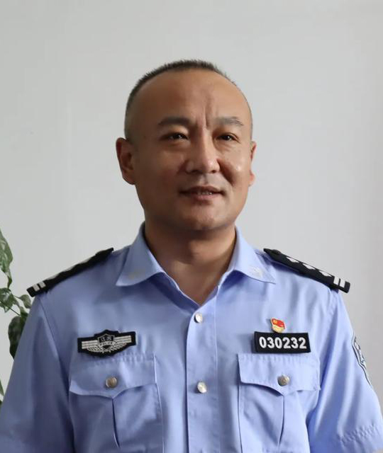 李晴.jpg