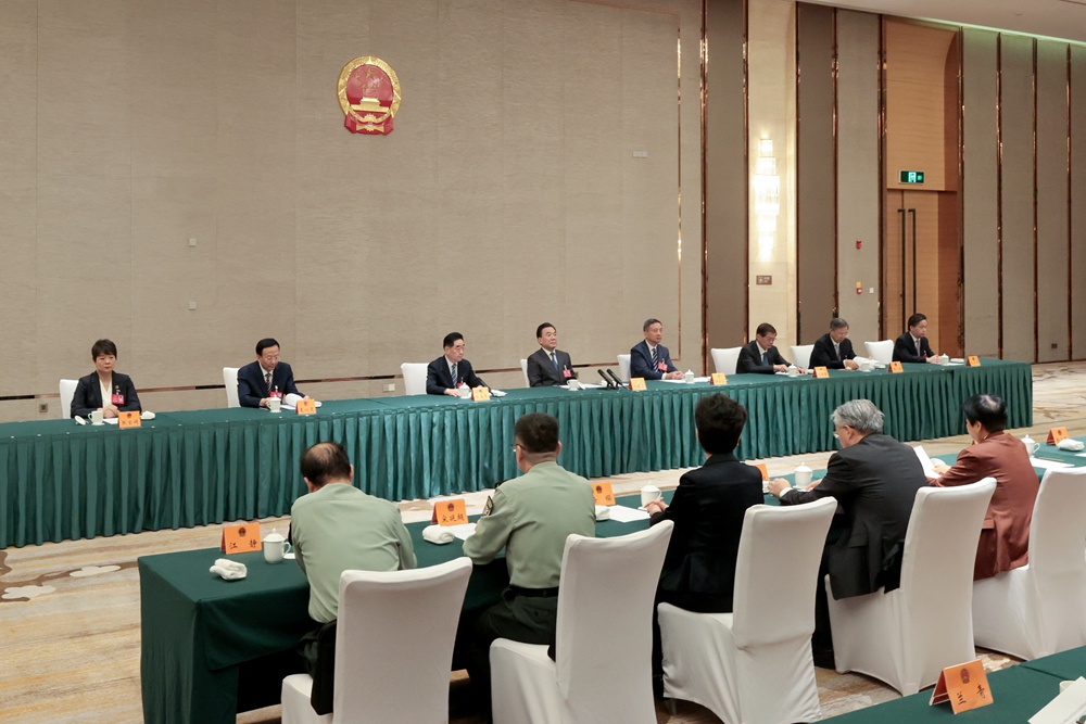 ʡʮ�Ľ��˴��Ĵλ�����ϯ�ž��е����λ���