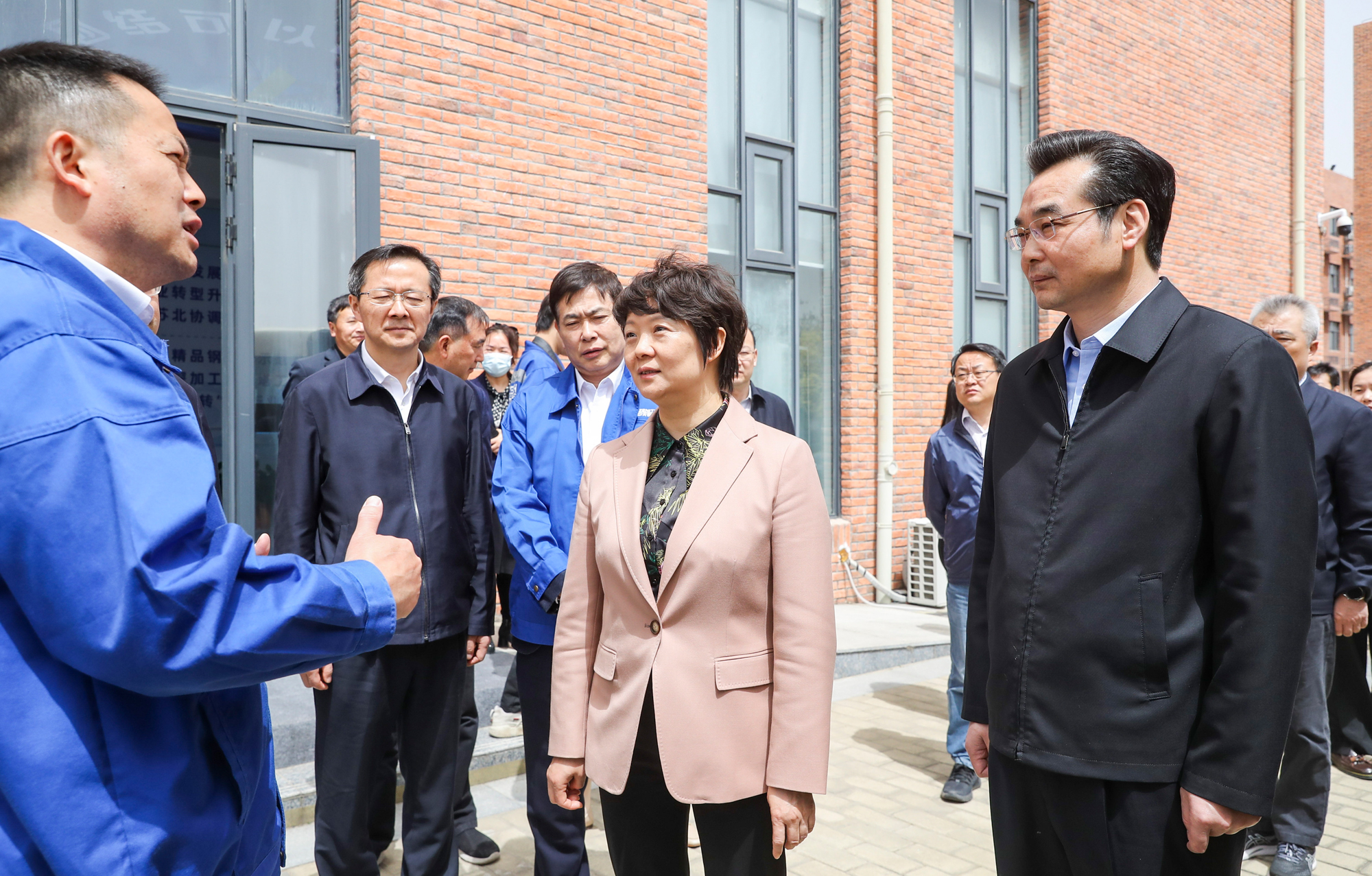 张宝娟带队赴基层联系点开展调研