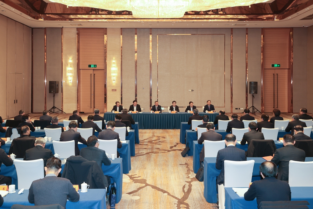 省十四届人大五次会议秘书处召开工作会议