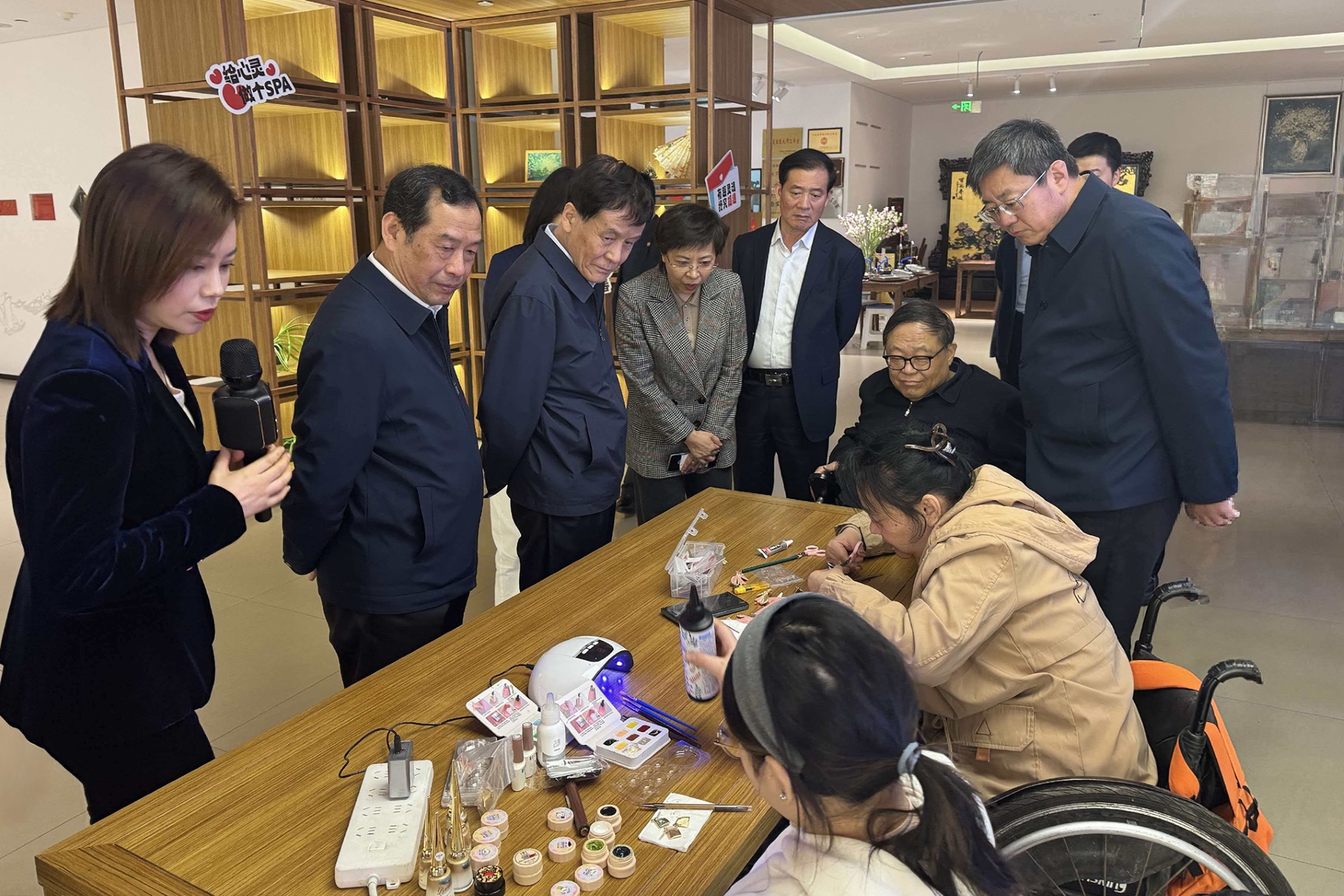 ȫ���˴����տ�չ���ϰ��������跨ʵʩ�������