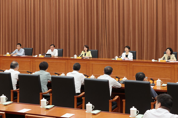 王学锋主持召开市县人大常委会负责同志座谈会