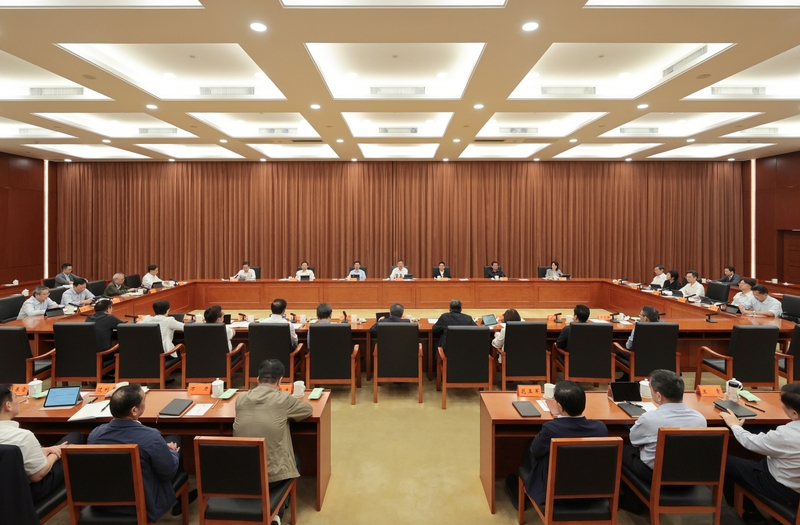 省人大常委会召开党组扩大会议暨第七十一次主任会议