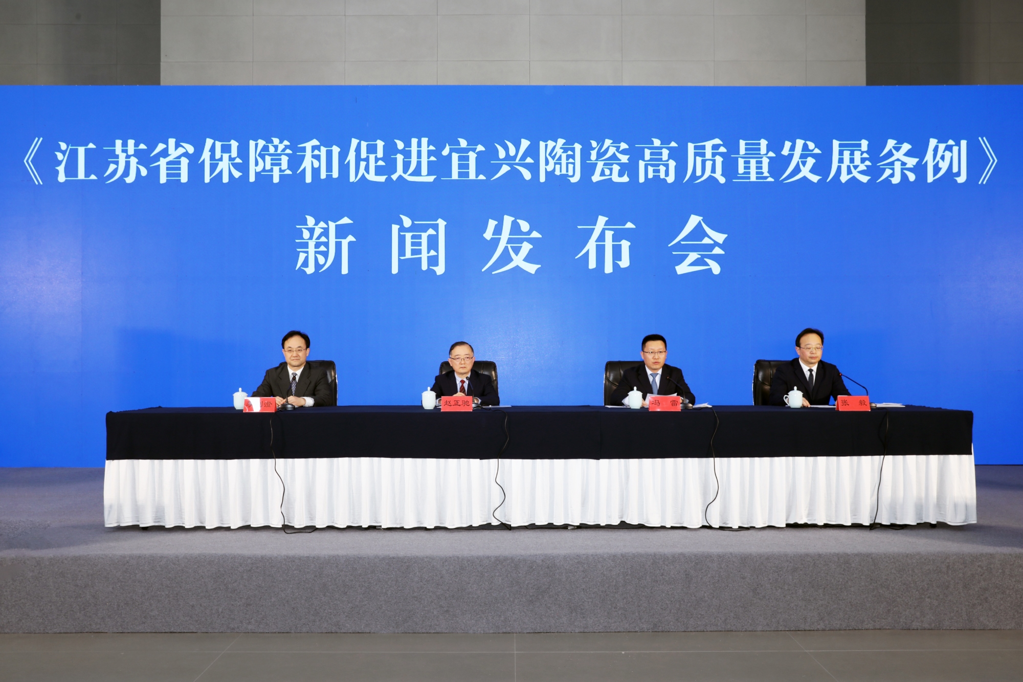 871b98bd48bfb4c65aaff69e7394ee1e _副本_W_2000