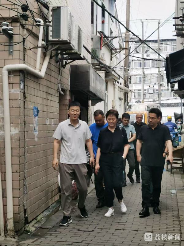 4DF0C6F47070438E8F7CD810850B5FB3