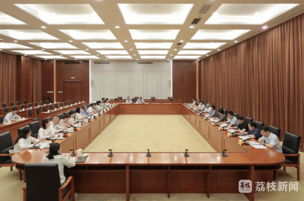 【人大代表在身边】当“螃蟹季”遇上“暑托班”，这场座谈会上聊的都是你我的心头事